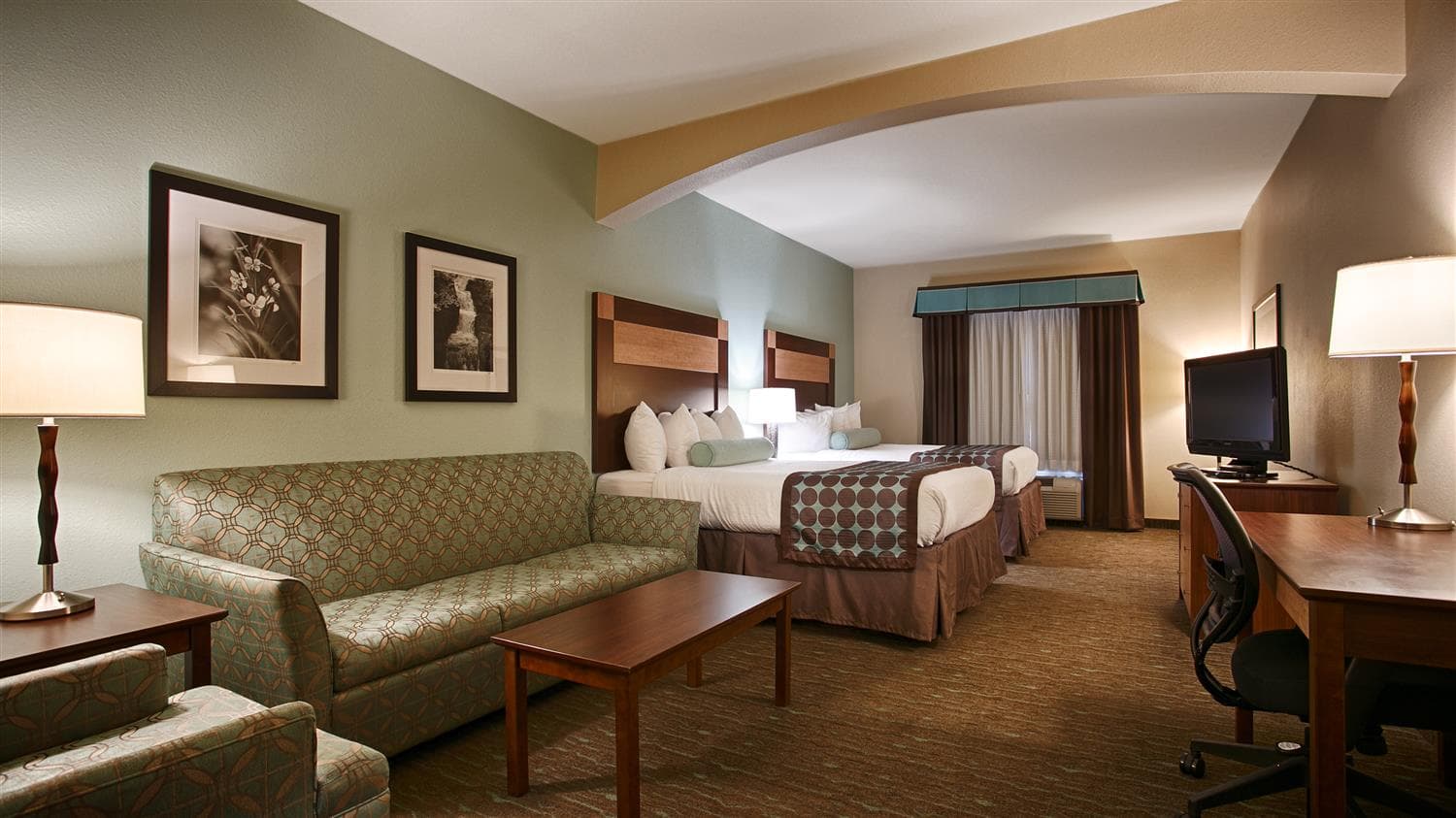 Best Western Plus Texarkana Inn & Suites 2