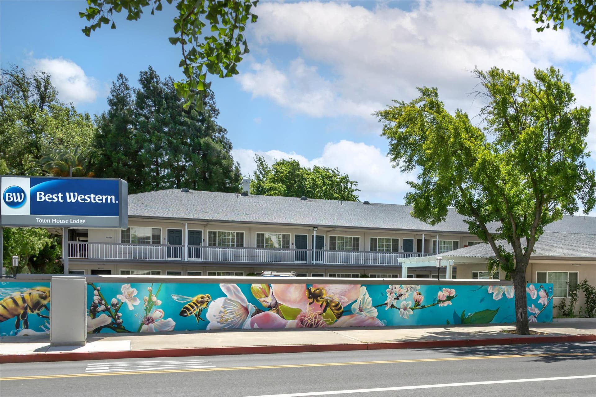 Best Western Town House Lodge 2