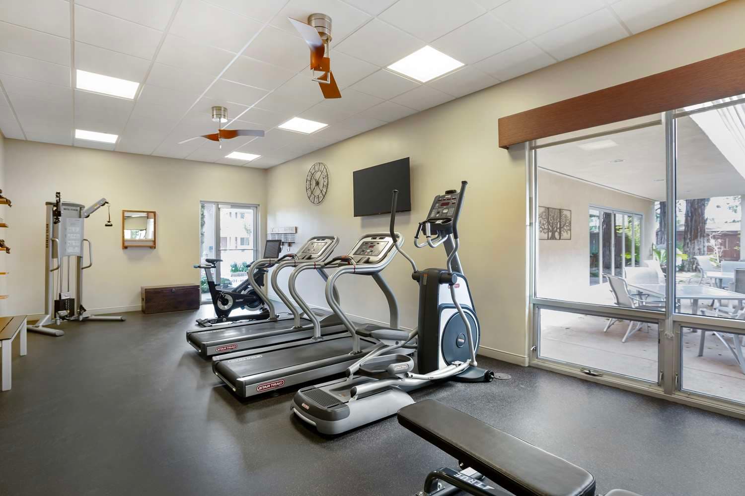 Best Western Plus Black Oak 5