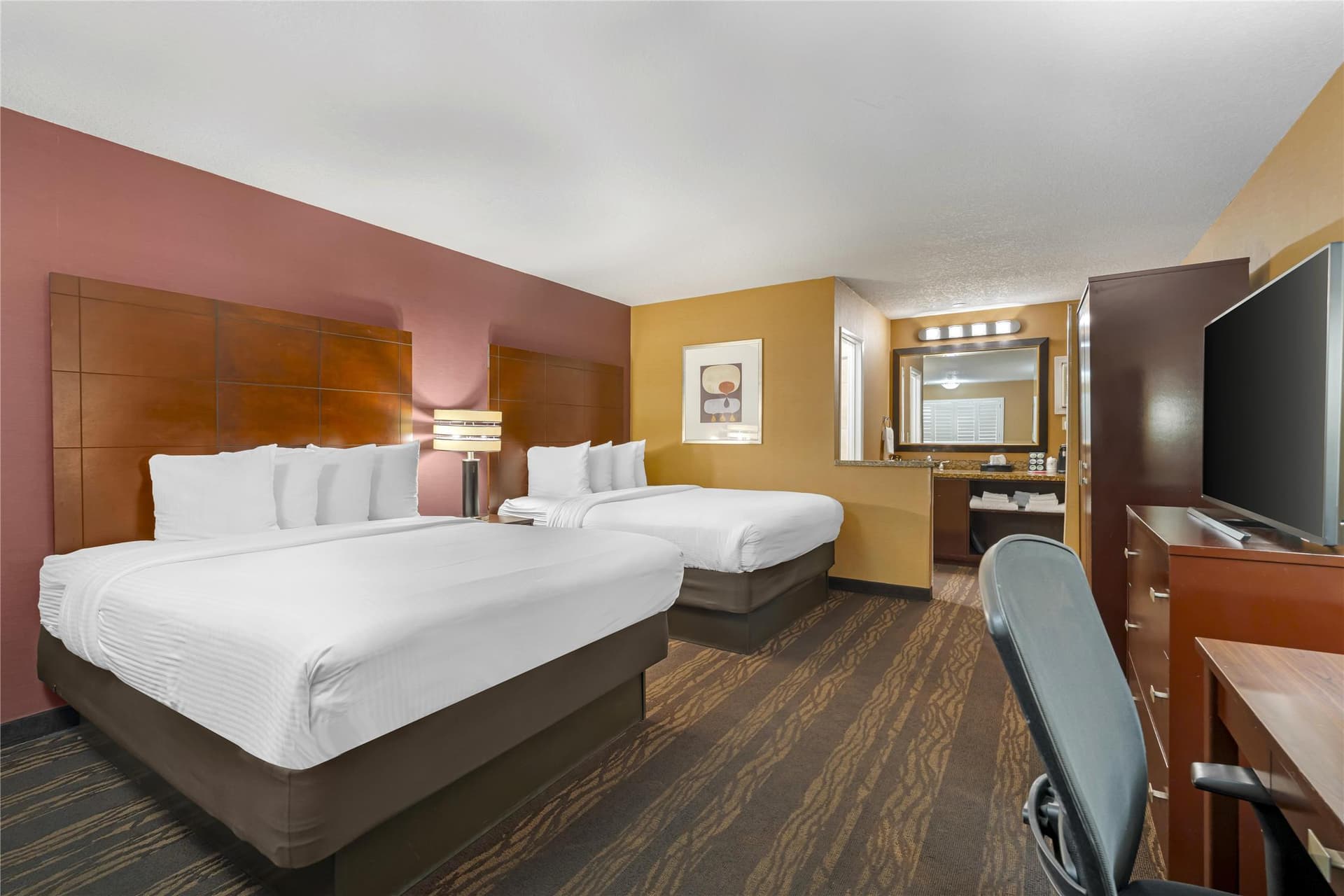 Best Western Plus Stovall's Inn 4