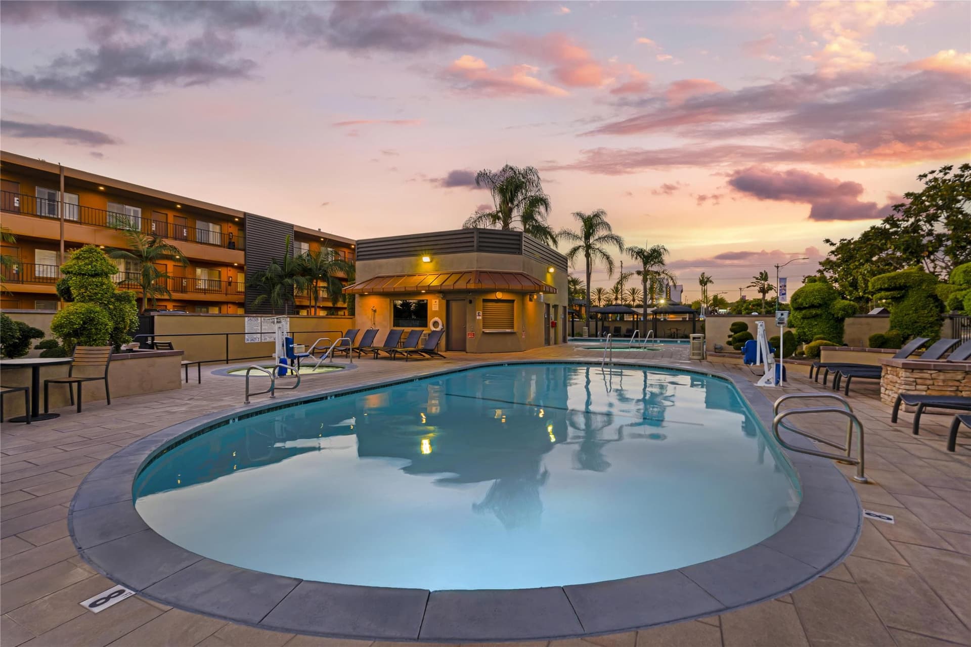 Best Western Plus Stovall's Inn 5
