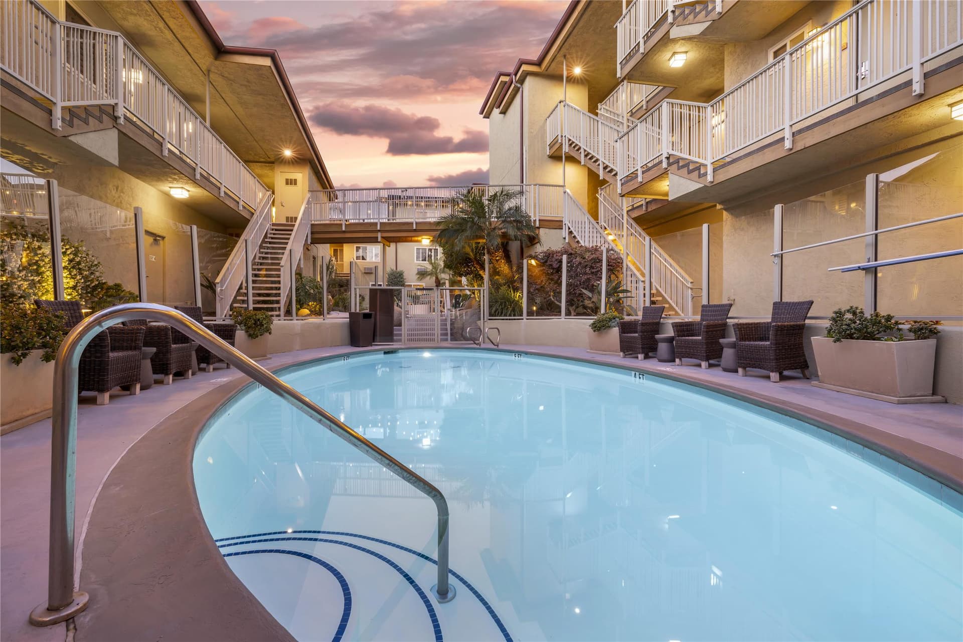 Best Western Plus Beach View Lodge Carlsbad 5
