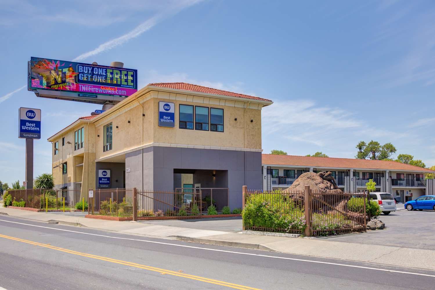 Best Western Sandman Hotel 2