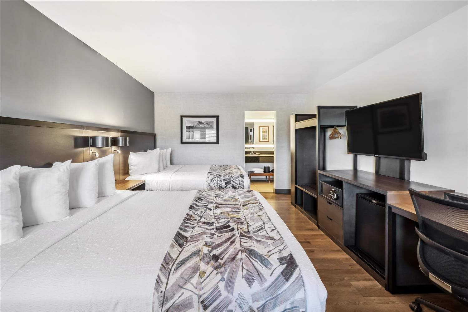 Best Western Plus Hilltop Inn 2