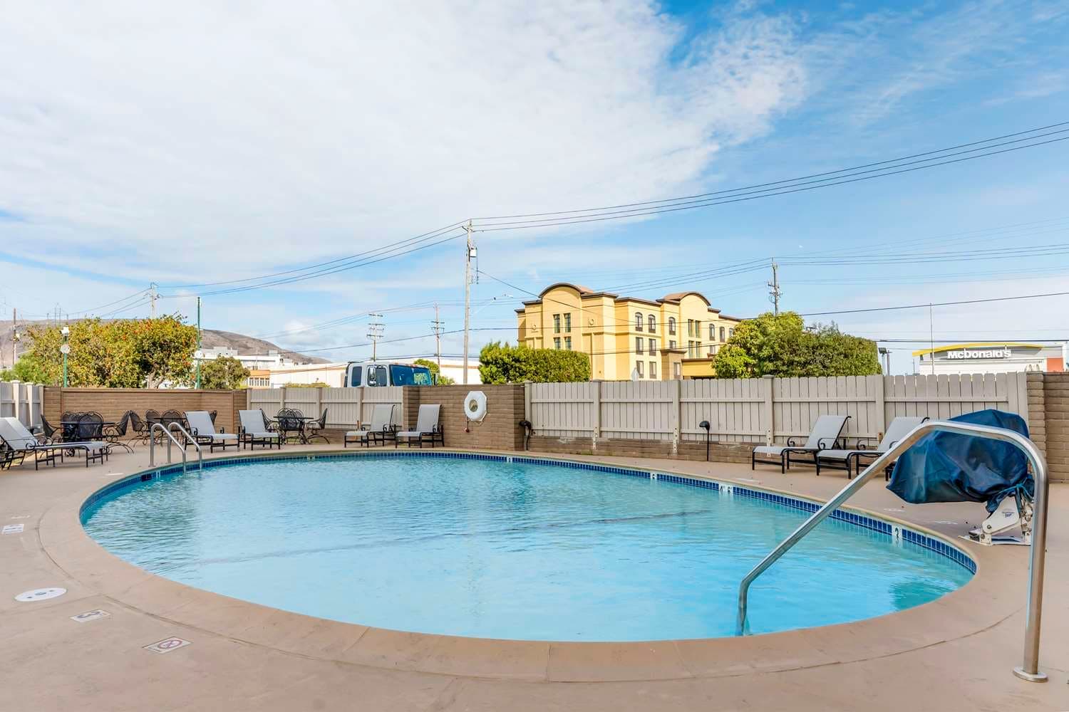 Best Western Plus Grosvenor Airport Hotel 4