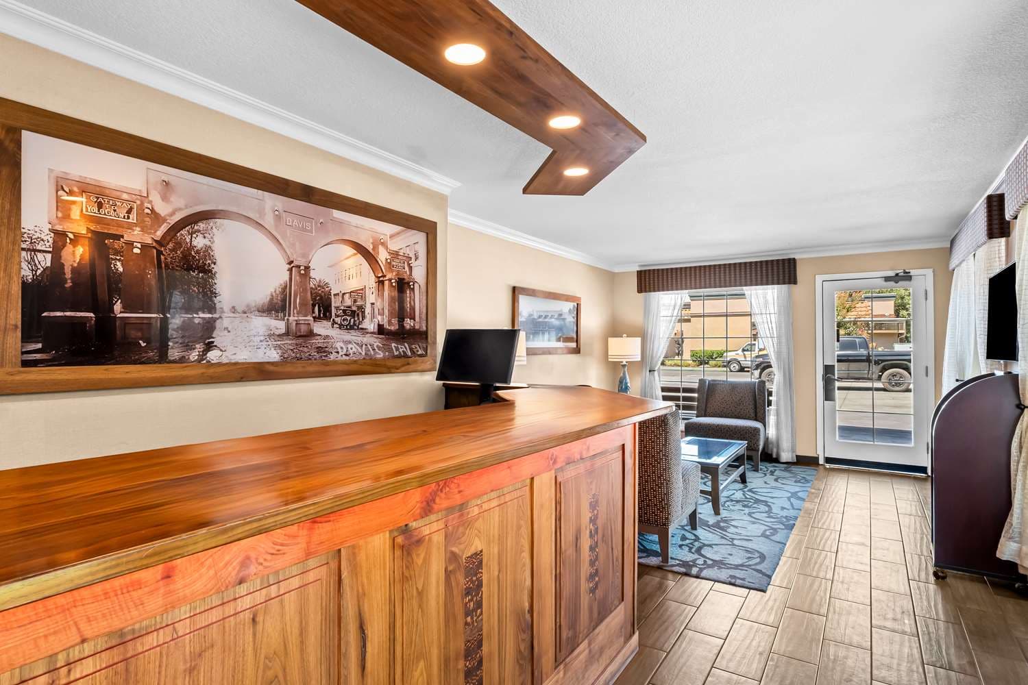 Best Western University Lodge 3