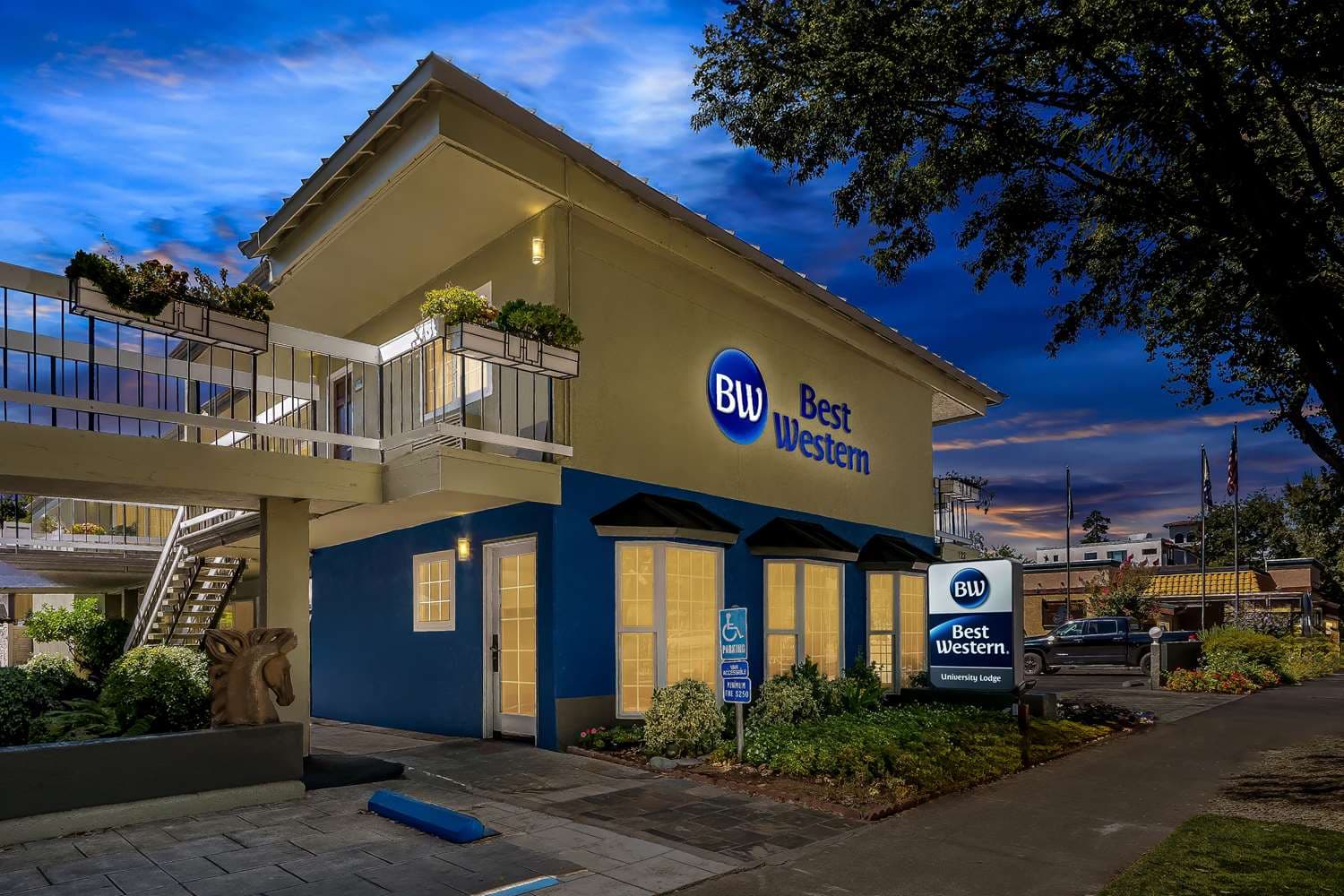 Best Western University Lodge