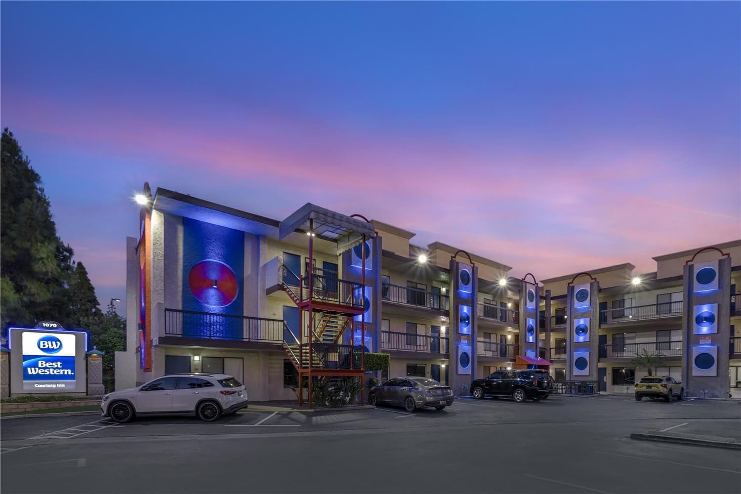 Best Western Courtesy Hotel - Anaheim Resort Amusement Park 4