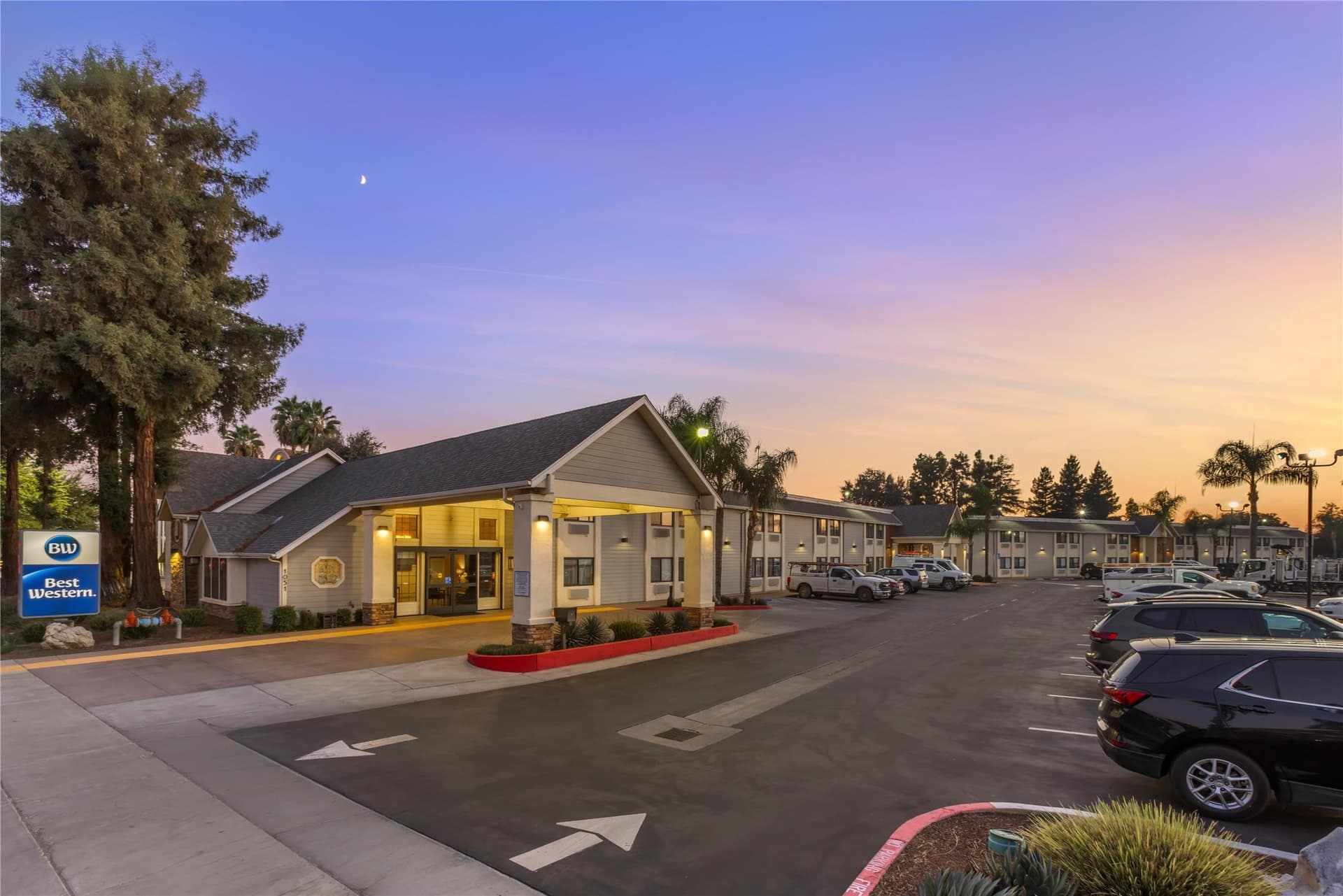 Best Western Town & Country Lodge 2