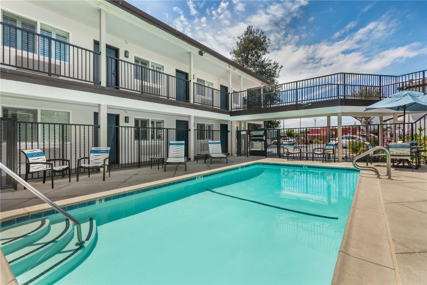 Best Western Rose Garden Inn 2
