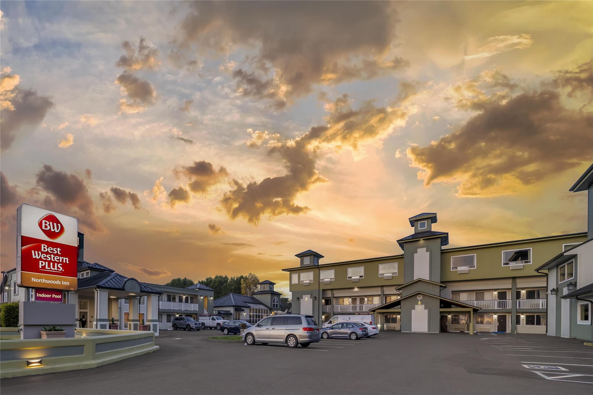 Best Western Plus Northwoods Inn 2