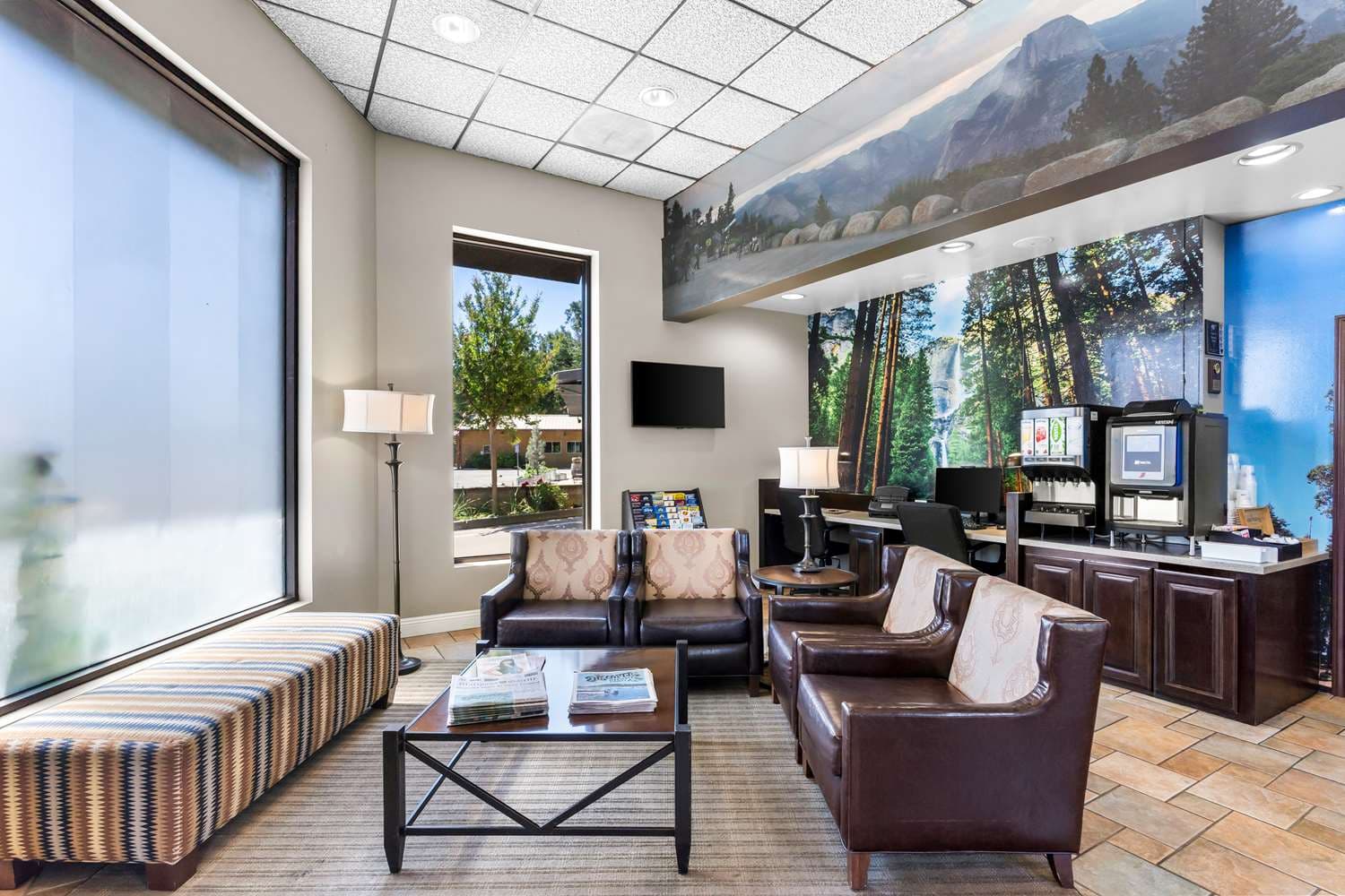 Best Western Plus Yosemite Way Station Motel 5