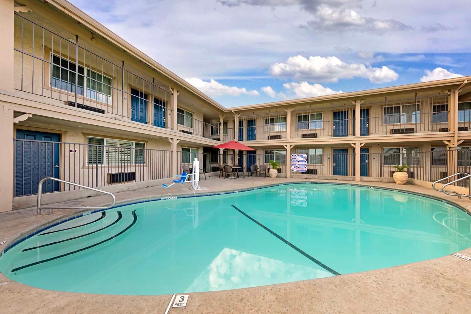 Best Western Hanford Inn 2