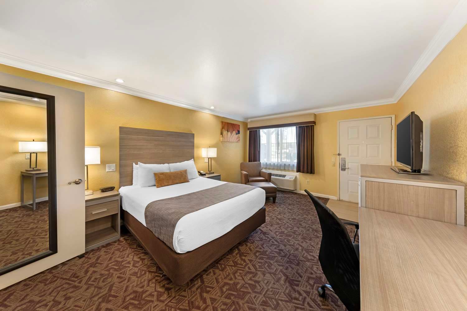 Best Western Hanford Inn 5