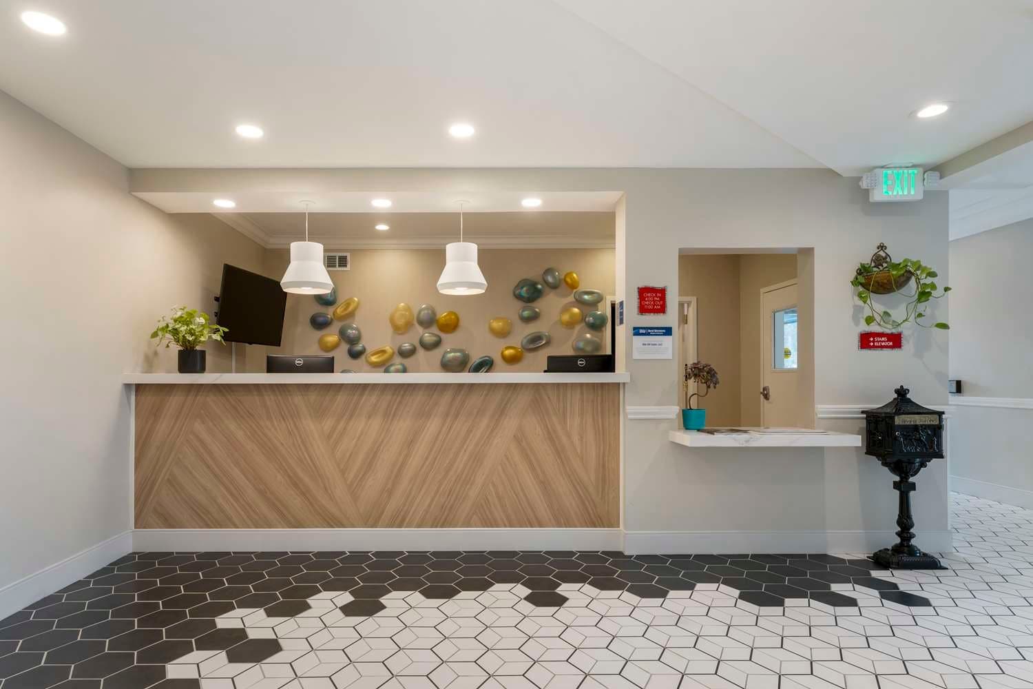 Best Western Plus All Suites Inn 2