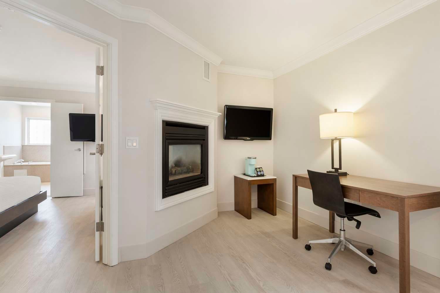 Best Western Plus All Suites Inn 4