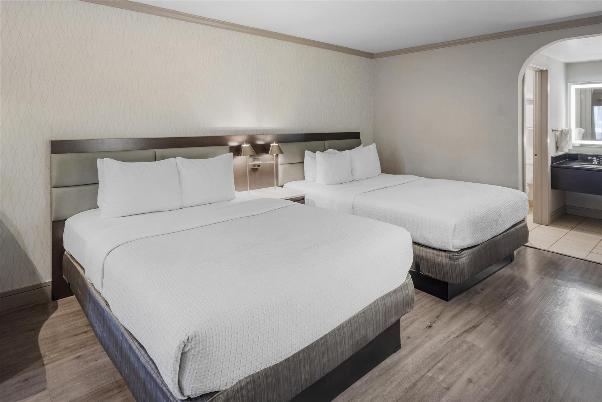 Best Western Plus Executive Suites 4