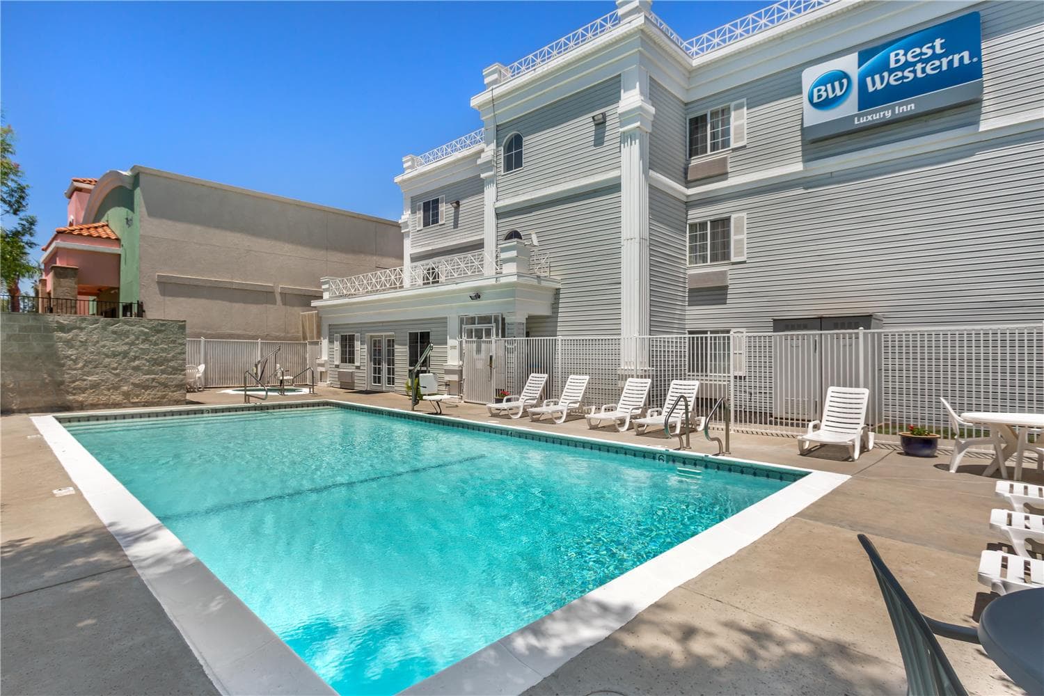 Best Western Luxury Inn 3