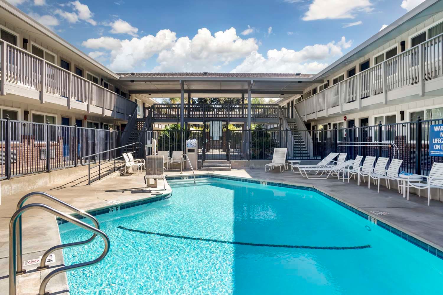 Best Western Shadow Inn 3