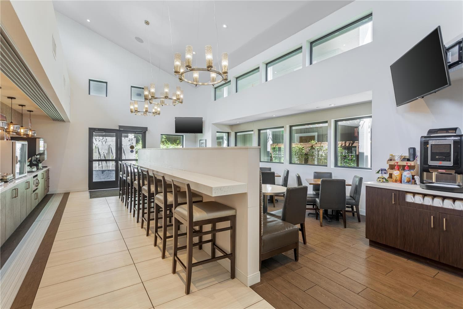 Best Western Plus Stevenson Manor 4