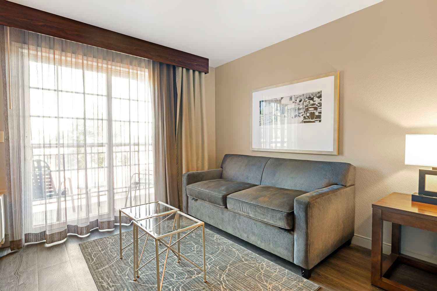 Best Western Cedar Inn & Suites 2