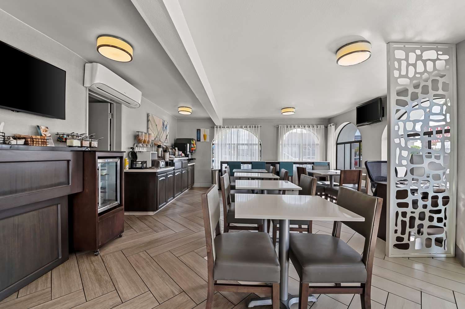 Best Western Los Alamitos Inn & Suites 5