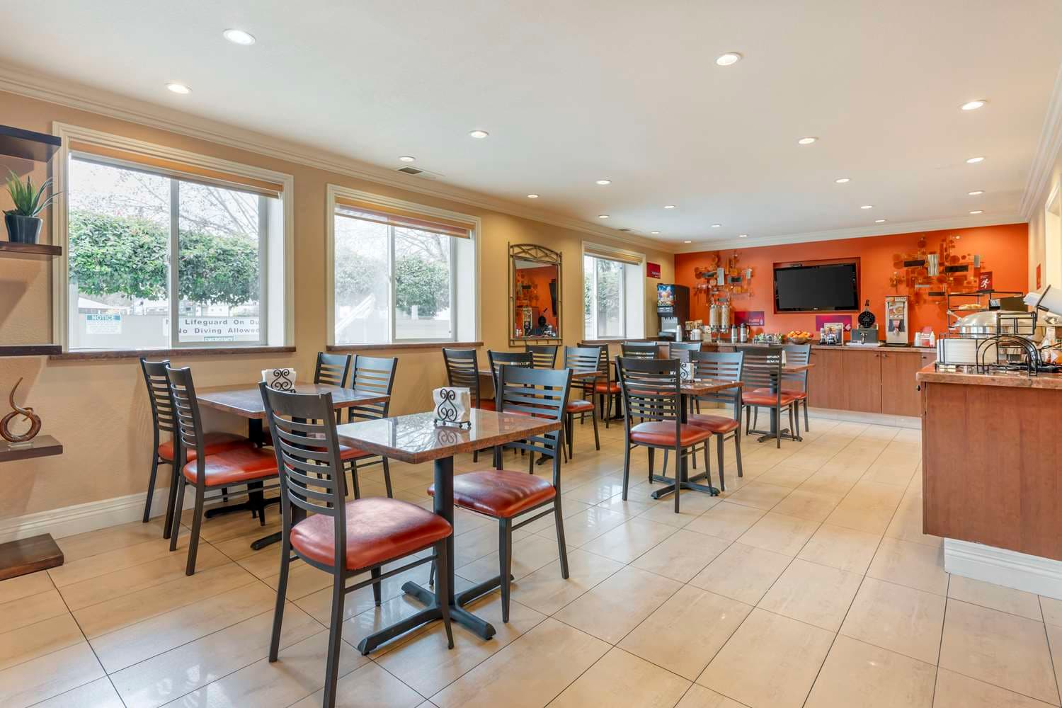 Best Western Plus Airport Plaza 5