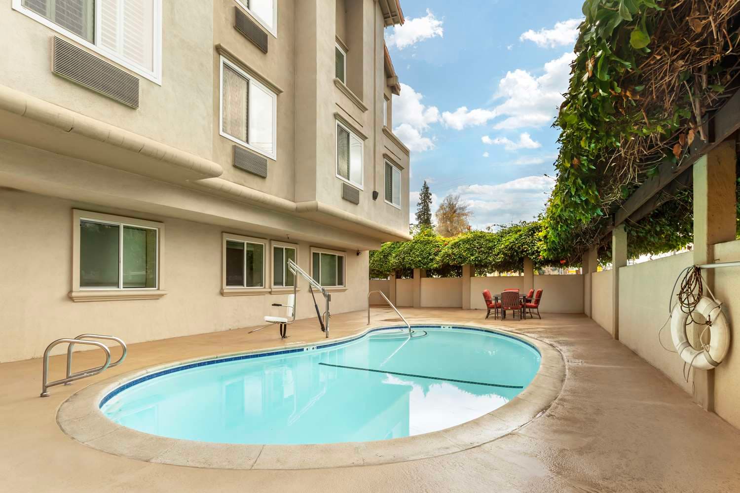 Best Western Plus Airport Plaza 3