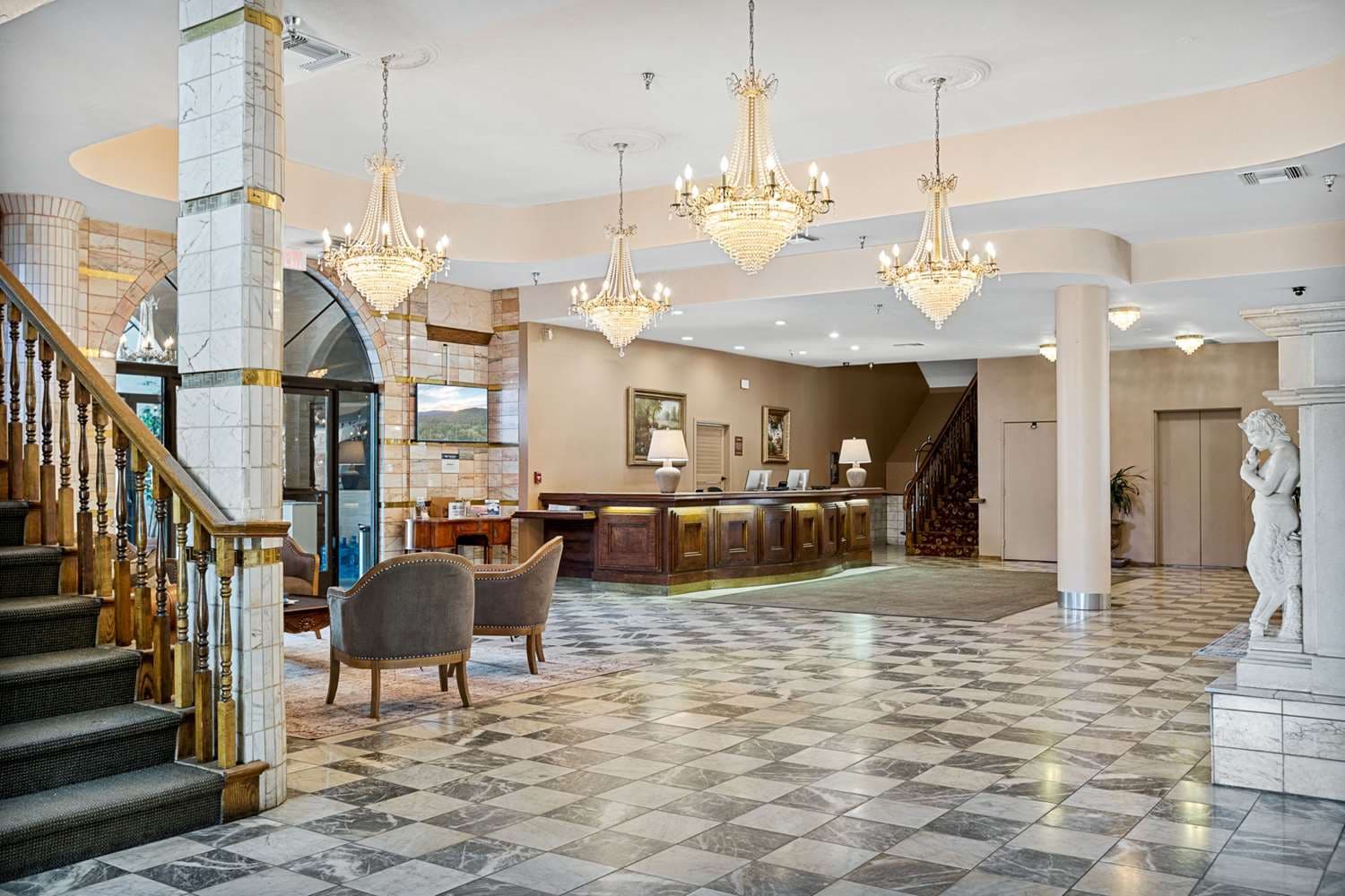 Chateau Big Bear Boutique Hotel, BW Signature Collection 4