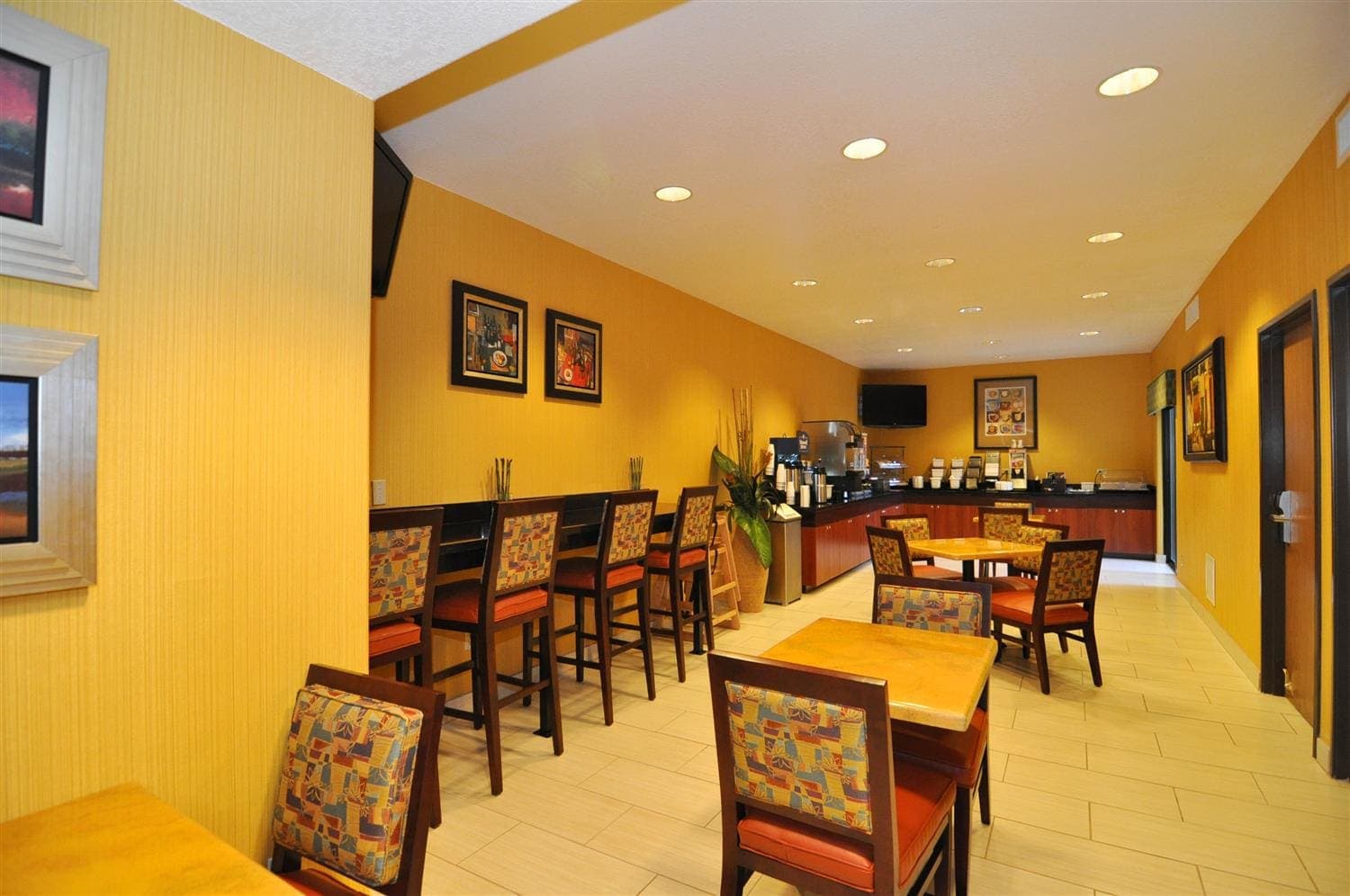 Best Western Plus Fresno Inn 4