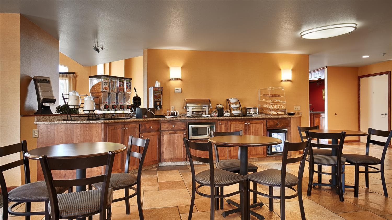 Best Western Palm Court Inn 4