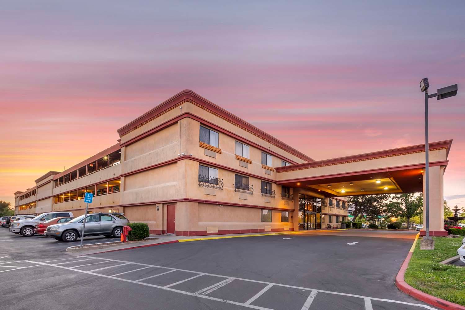 Best Western Plus Orchid Hotel & Suites 4