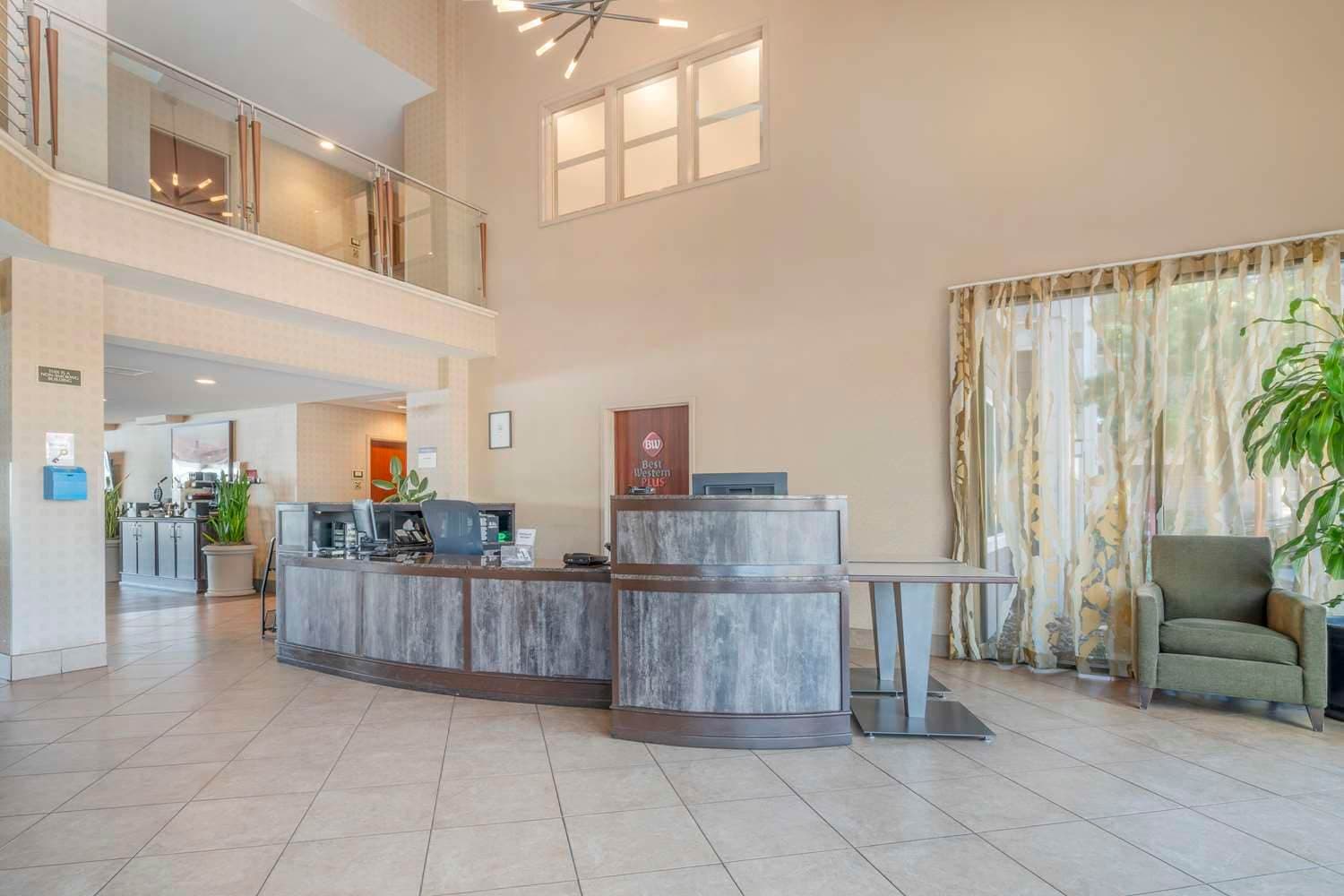Best Western Plus Bayside Hotel 5