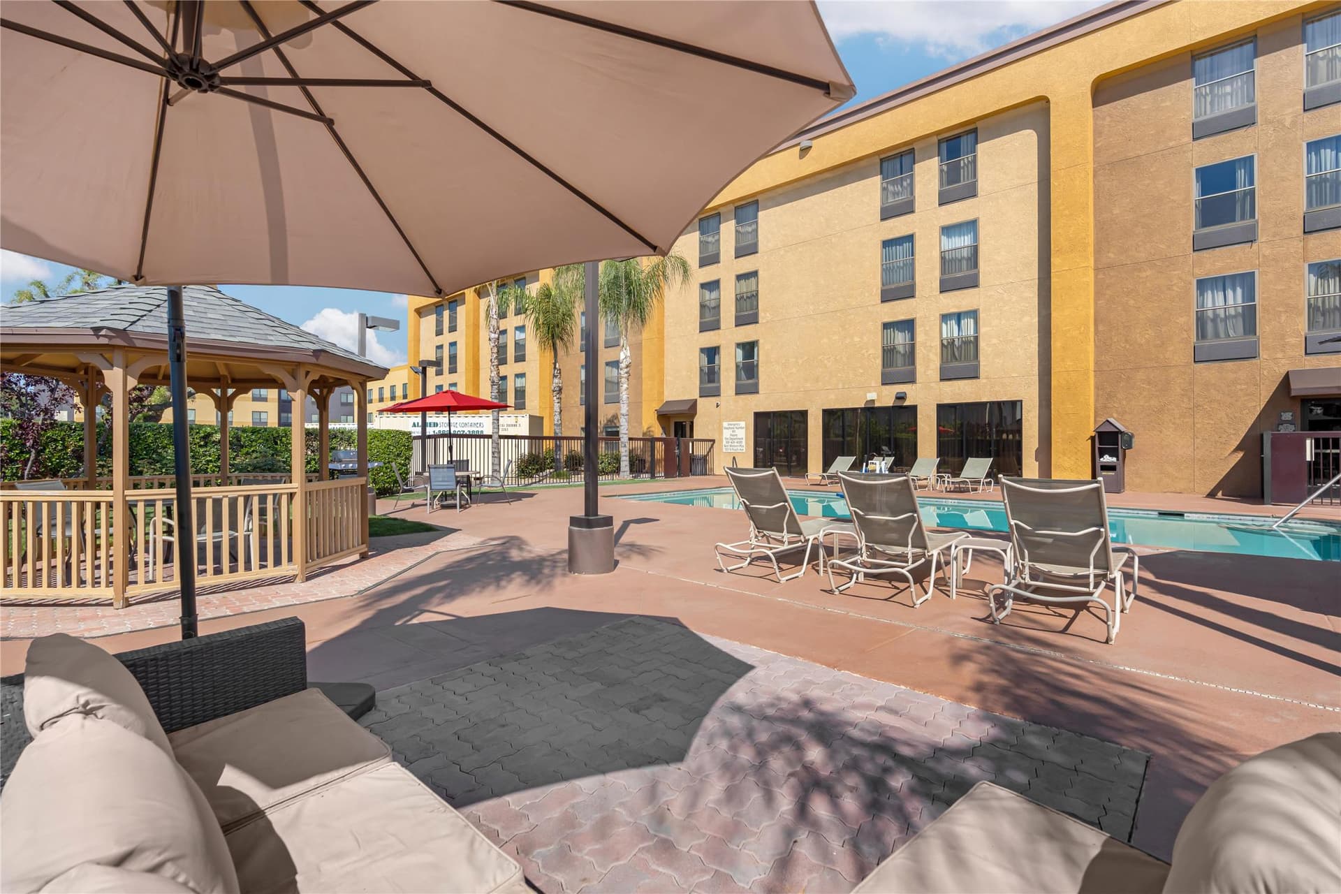 Best Western Plus Fresno Airport Hotel 4