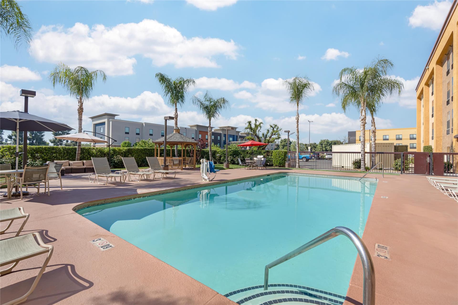 Best Western Plus Fresno Airport Hotel 5