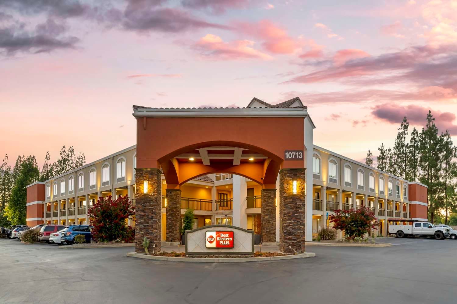 Best Western Plus Rancho Cordova Inn 4