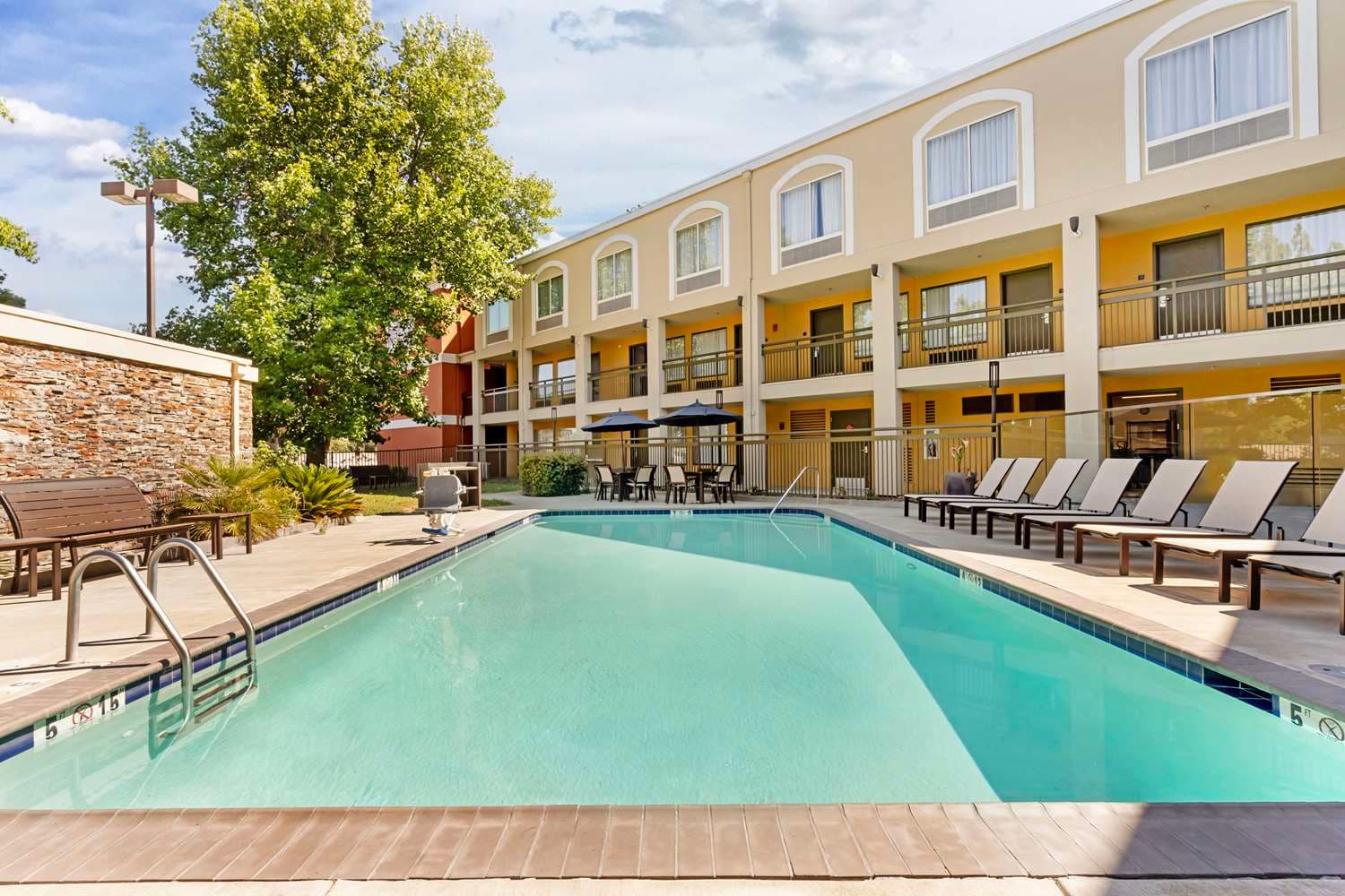 Best Western Plus Rancho Cordova Inn 3