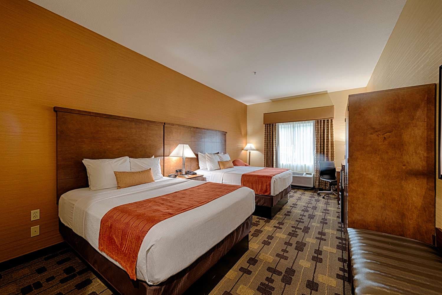 Best Western Plus Delta Inn & Suites 5