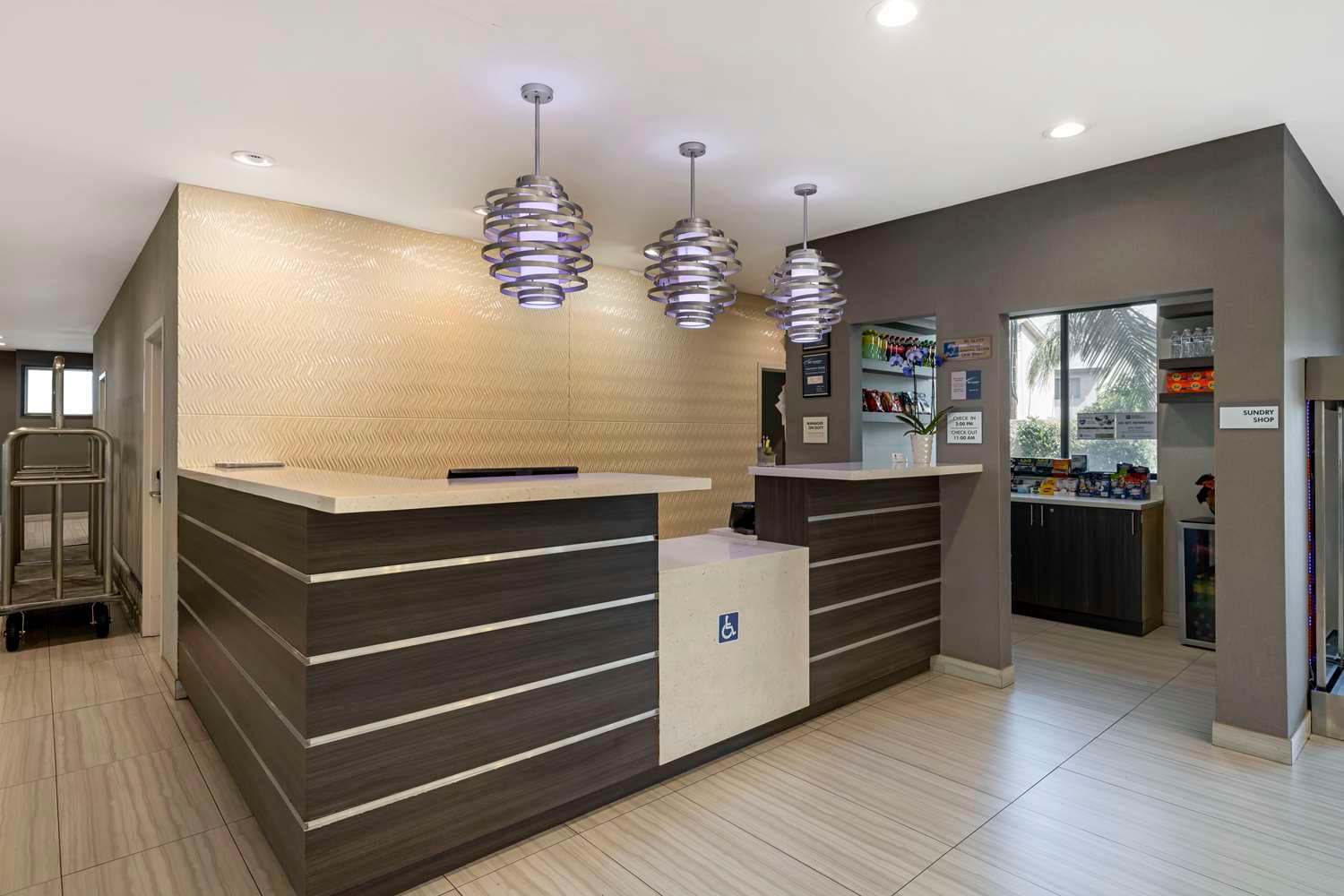 Best Western Plus Gardena Inn & Suites 2