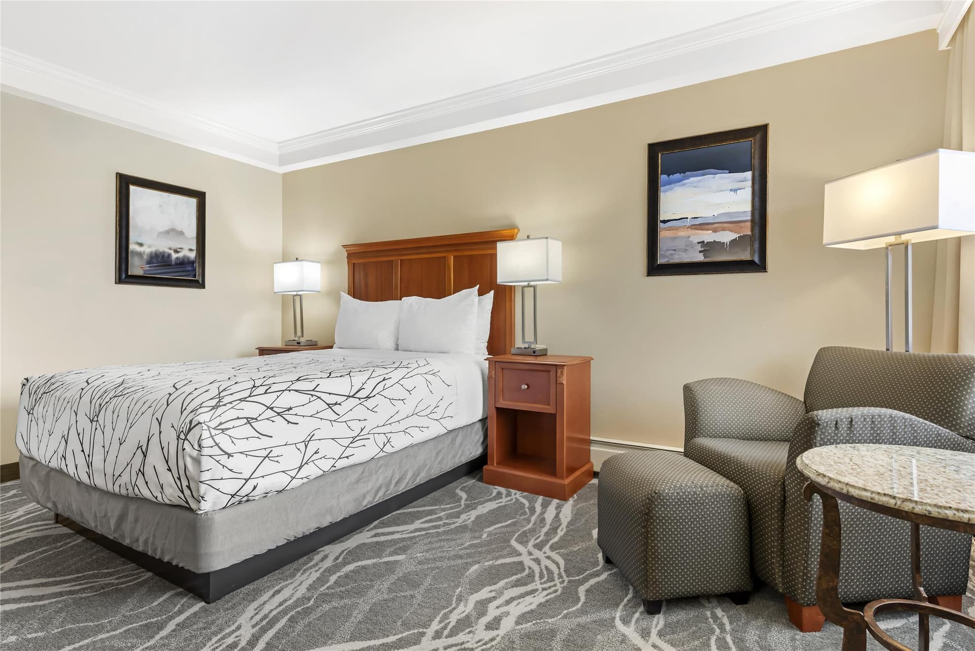 Best Western Plus Silver Saddle Inn