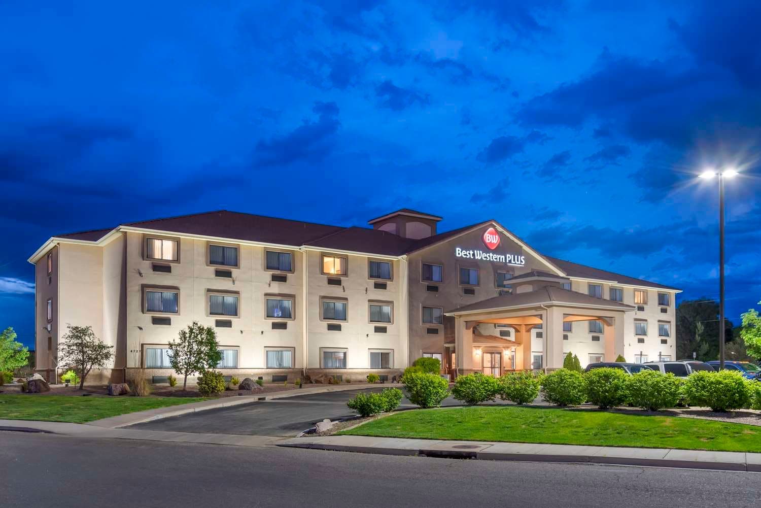 Best Western Plus Eagleridge Inn & Suites 2