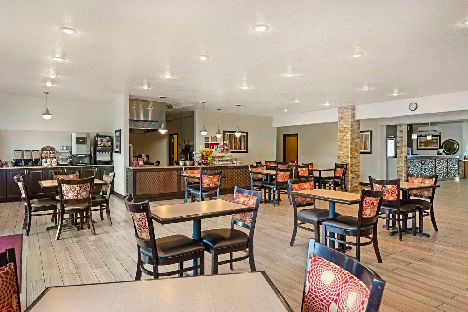 Best Western Plus Eagleridge Inn & Suites 4