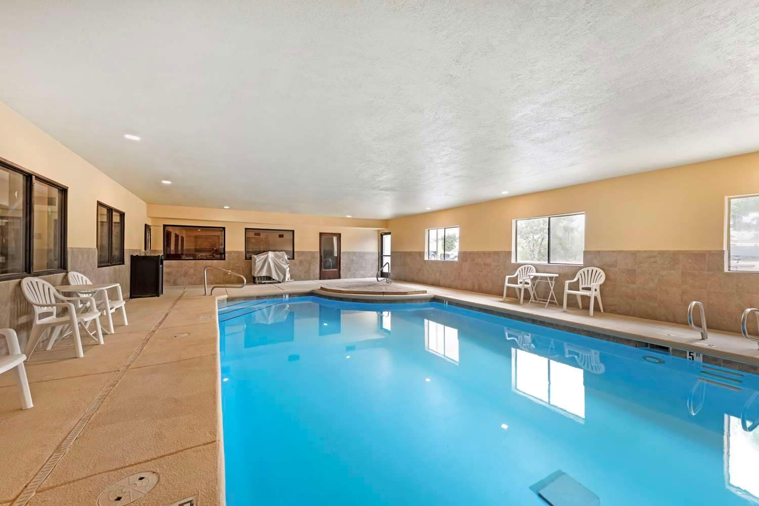 Best Western Plus Eagleridge Inn & Suites 5