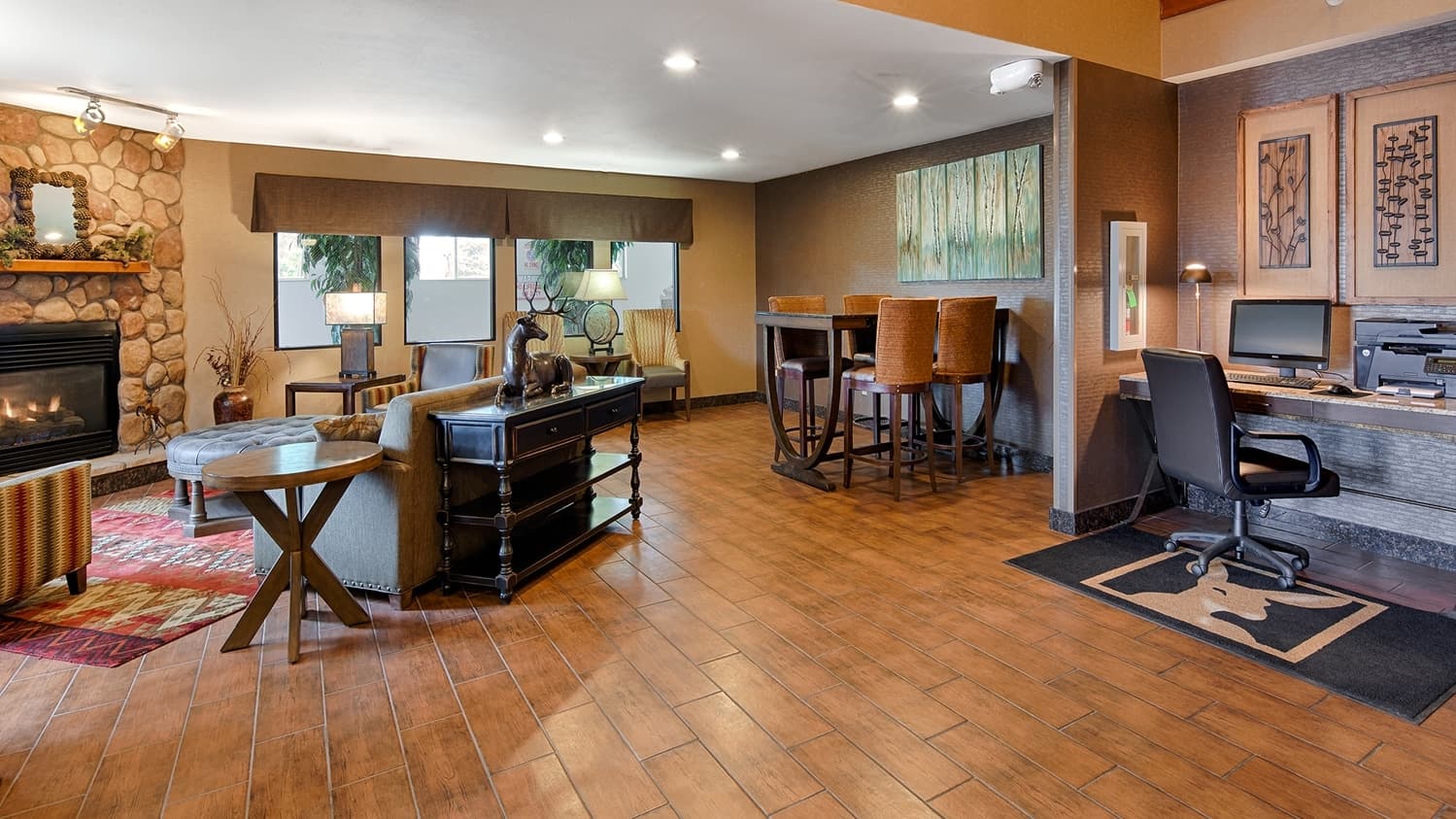 Best Western Plus Deer Park Hotel & Suites 4