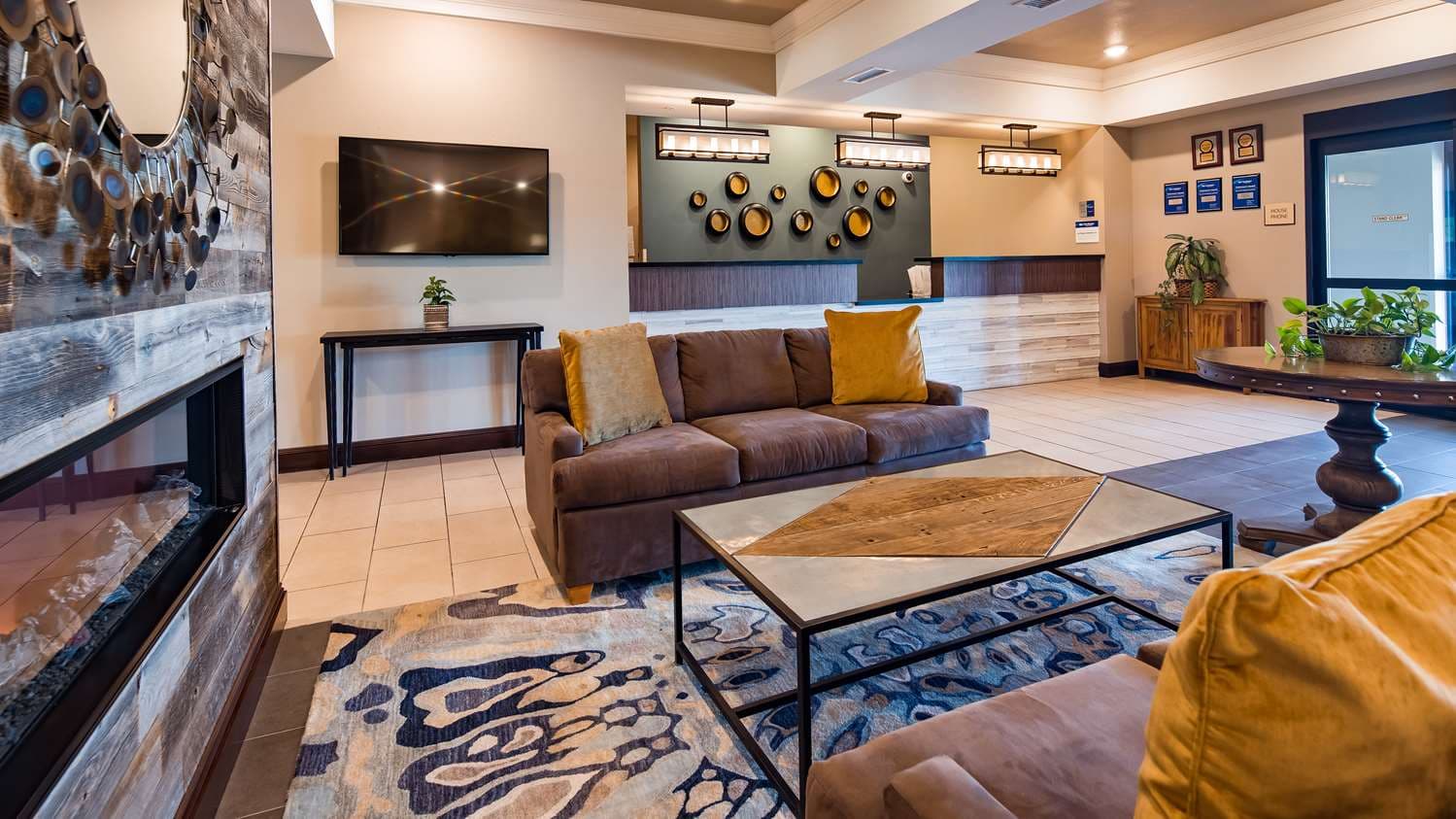 Best Western Plus Overland Inn 2