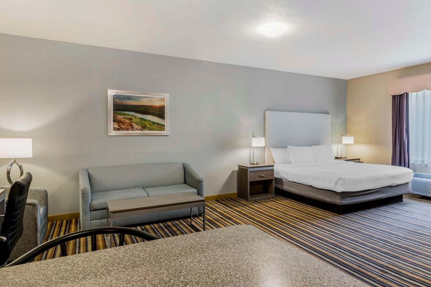 Best Western Plus New England Inn & Suites 2