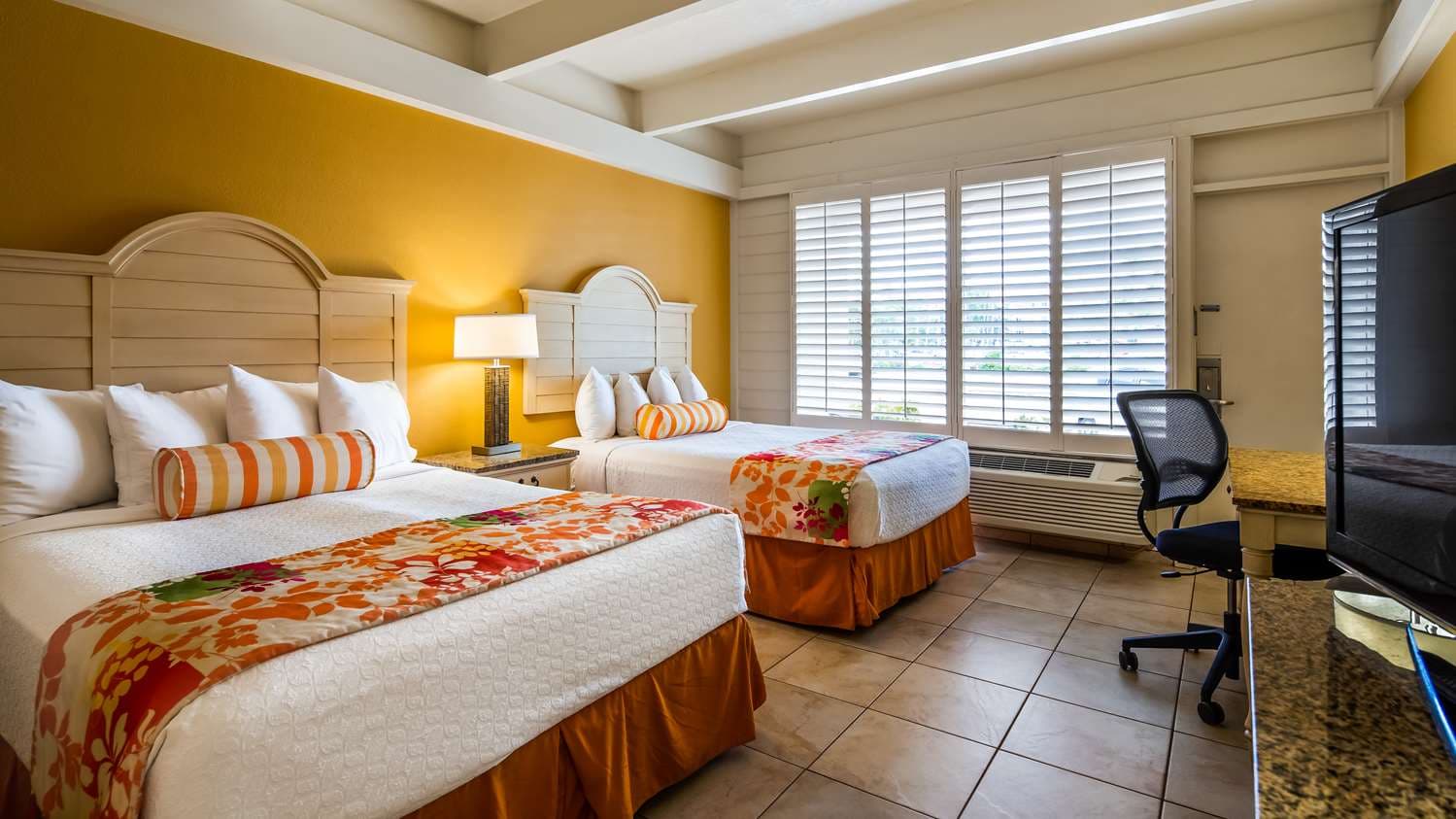 Best Western Plus Yacht Harbor Inn 3