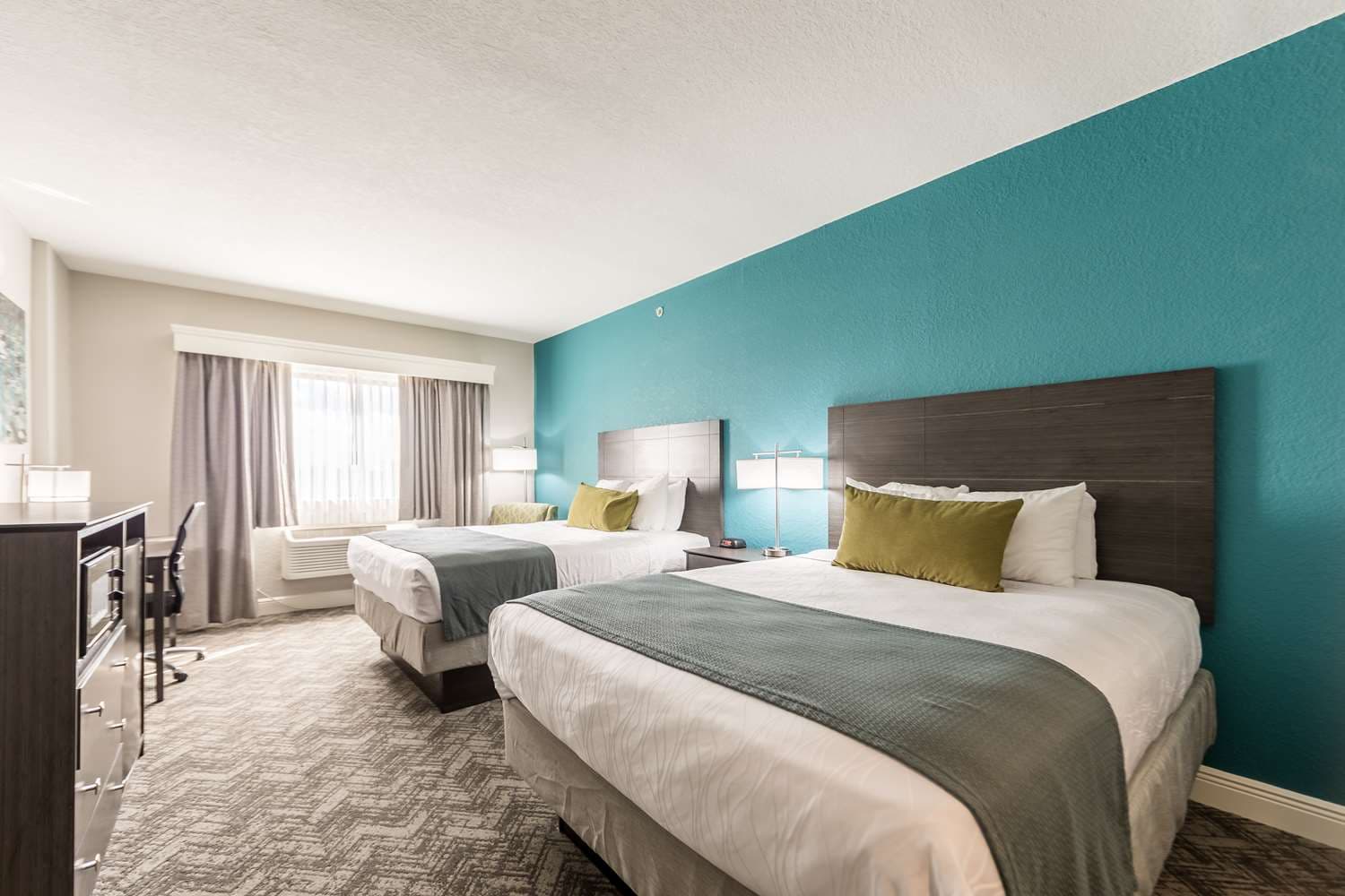 Best Western Plus Sebastian Hotel & Suites 4