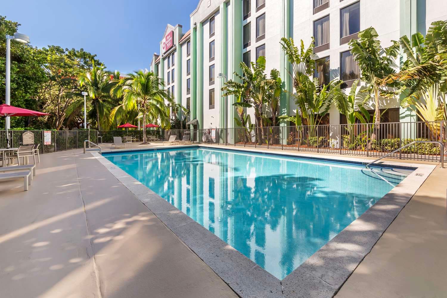 Best Western Plus Kendall Hotel & Suites 2