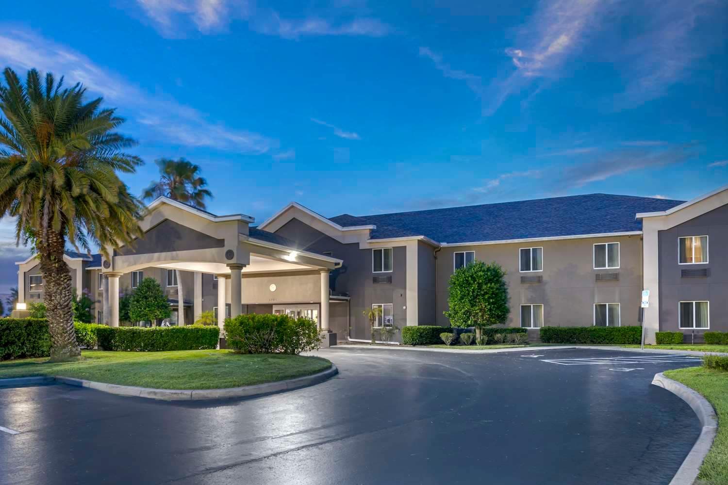 Best Western Edgewater Inn 4